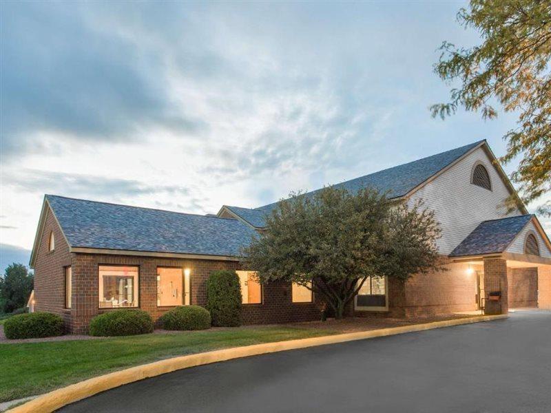 Super 8 By Wyndham Dodgeville Exterior foto